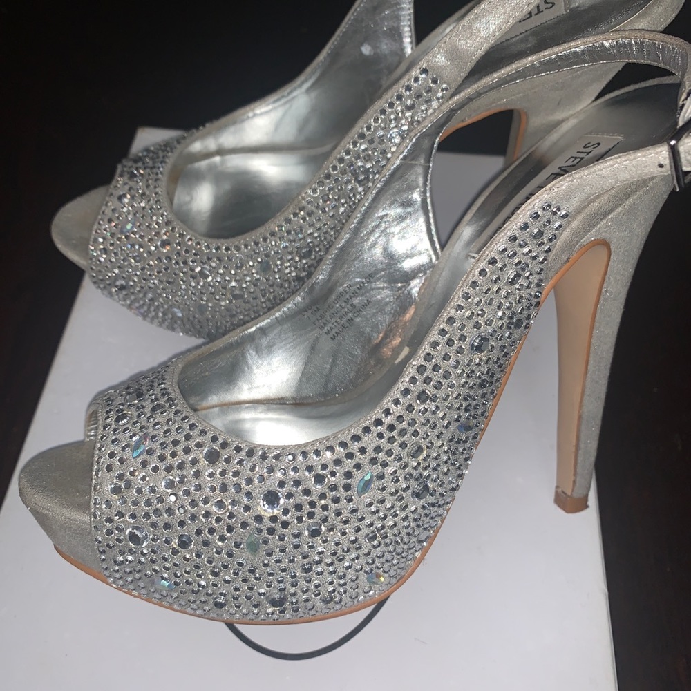Steve Madden Rhinestone Lyddiaa heel silver sandal Size 7.5